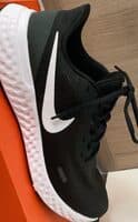 Nike Revolution 5