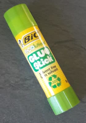 colle très bon bic