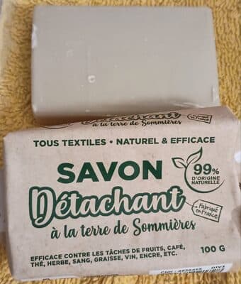Savon détachant à la terre des sommières