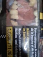 Lucky Strike red rolling tobacco