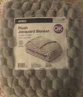 Plush Jacquard Blanket