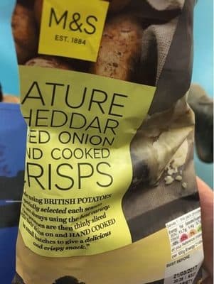 Nature cheddar and red onion crisps