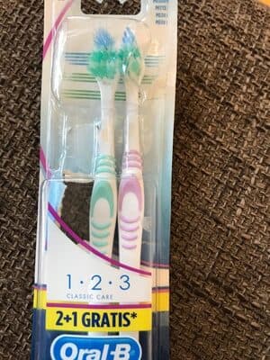 Kosmetik – Zähne – Zahnbürste
