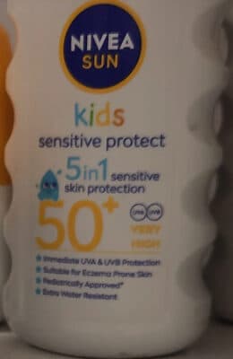 kids sensitive protect 5 in 1 SPF50+ solspray