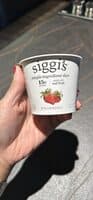 STRAWBERRY simple ingredient skyr