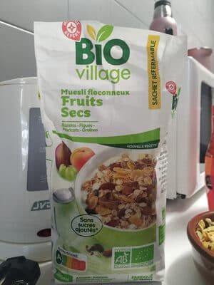 Muesli floconneux fruits secs Raisins figues abricots graines