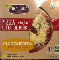 Pizza Margherita cuite au feu de bois