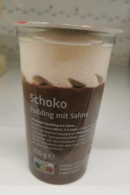 Schokoladenpudding mit Sahne