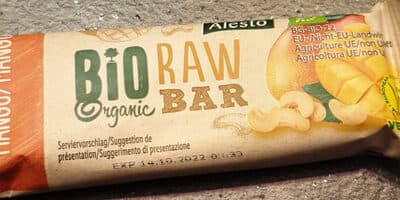 Raw bar mango