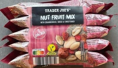 Nut fruit mix with cranberries, dried & sweetened