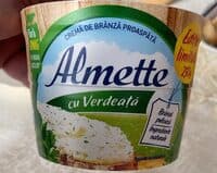cremă de brânză proaspătă cu verdeață