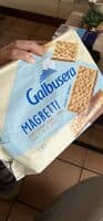Magretti i leggeri semplicemente acqua e farina