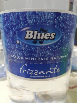 acqua minerale frizzante