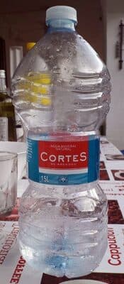 Agua mineral natural