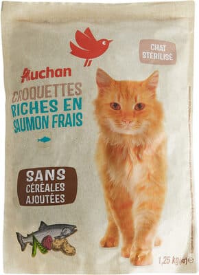 Chat naturel croquettes riche en saumon frais