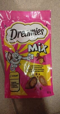 Cat Treat Biscuits With Cheese & Beef Flavour