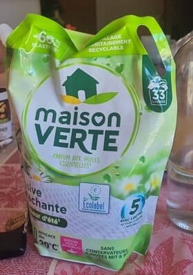 Lessive détachante fraîcheur d'été