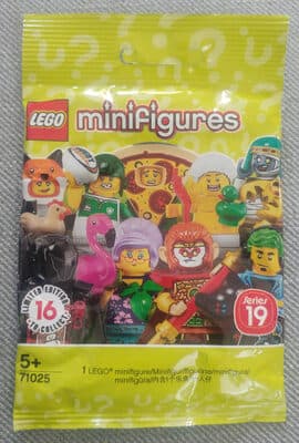 71025 - Minifigures Series 19