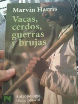 Vacas, Cerdos, Guerras y Brujas